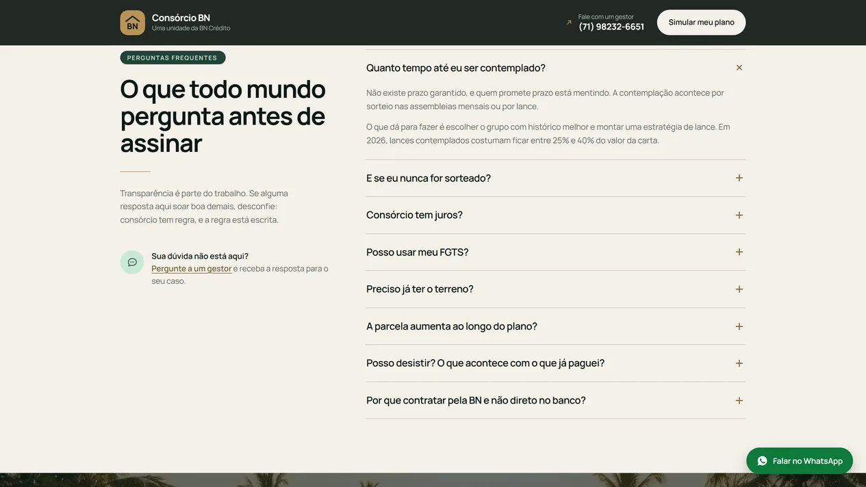 Seção de perguntas frequentes em fundo areia, com a primeira pergunta aberta, Quanto tempo até eu ser contemplado, e as outras sete fechadas