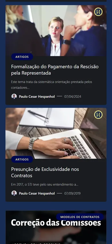 O blog no celular, com os cartões dos artigos em coluna única, cada um com foto, categoria, título, resumo, autor e data