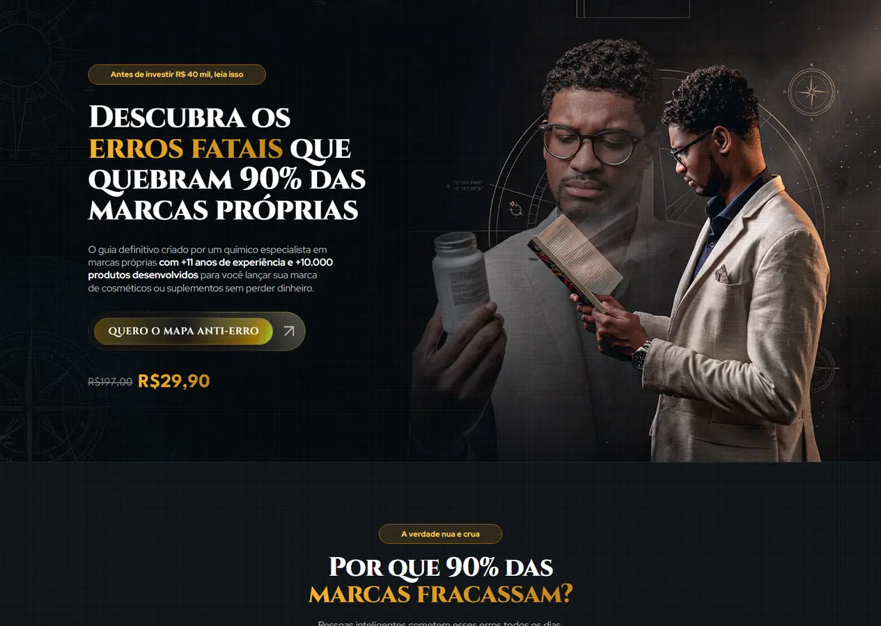 Página de vendas completa do Mapa Anti-Erro, da abertura escura com a manchete sobre os erros que quebram marcas próprias, o químico Daniel Cézar Jr. em composição dupla e o preço, até o rodapé, passando pelos cinco erros, a citação, os sete módulos com o primeiro aberto, a seção do mentor, os depoimentos em vídeo, os perfis de comprador, a oferta, a garantia e as perguntas frequentes