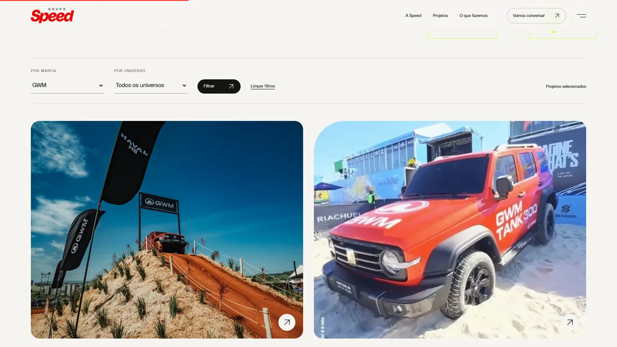 Catálogo de projetos do Grupo Speed filtrado pela marca GWM, com os campos Por marca e Por universo, o botão Filtrar e os cards GWM na Agrishow, com bandeiras Haval e GWM sobre uma rampa de terra, e GWM e WSL, com o Tank 300 laranja na areia