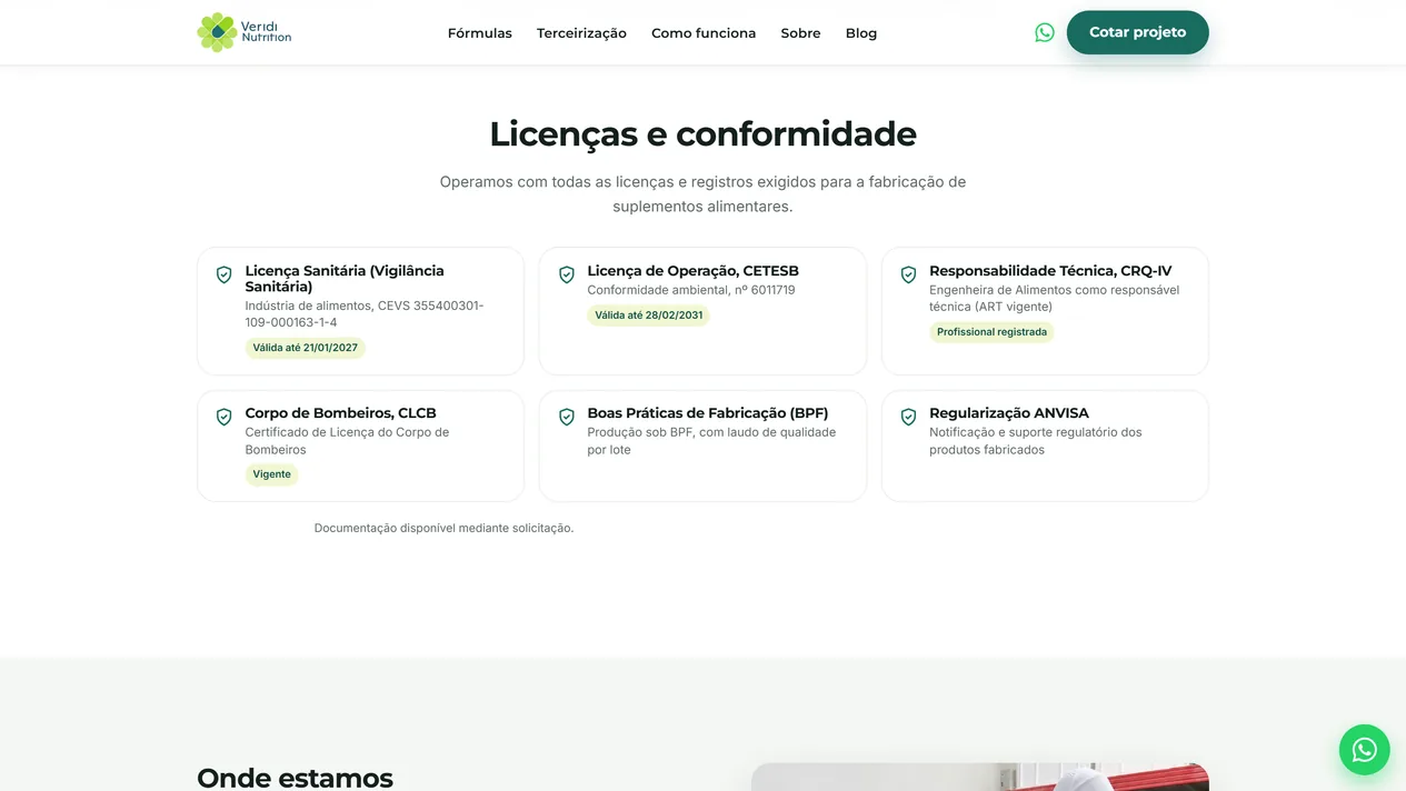 Seção Licenças e conformidade da página Sobre da Veridi Nutrition, com seis cards: licença sanitária, licença de operação da CETESB, responsabilidade técnica no CRQ-IV, Corpo de Bombeiros, Boas Práticas de Fabricação e regularização ANVISA, duas delas com número e data de validade