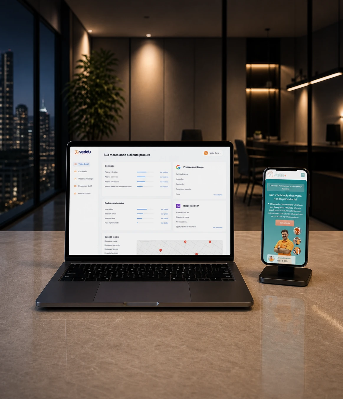 Ambiente corporativo realista com painel de presença digital no laptop e site local em um celular